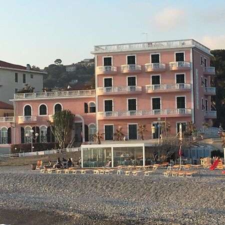 Hotel Piccolo Lido Bordighera Exterior foto
