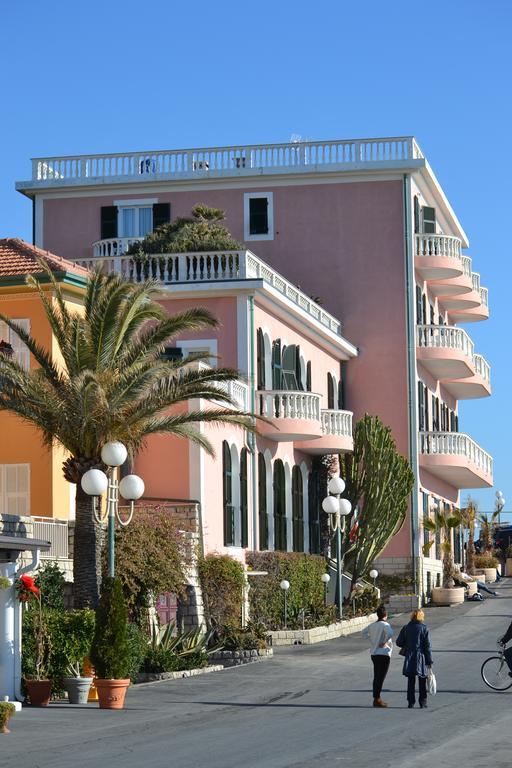 Hotel Piccolo Lido Bordighera Exterior foto
