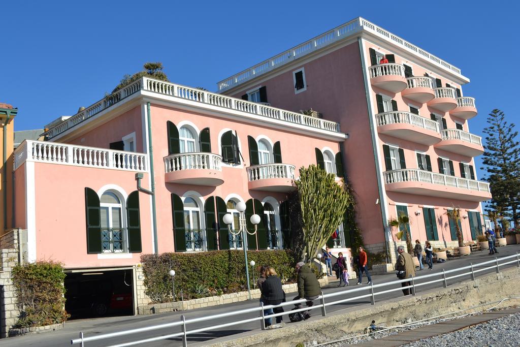 Hotel Piccolo Lido Bordighera Exterior foto