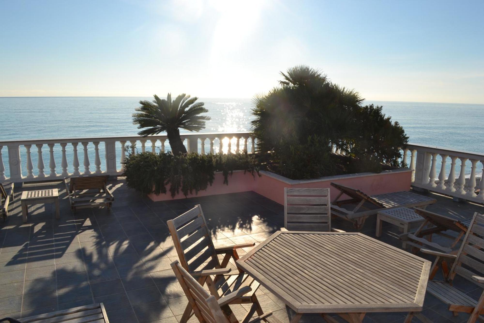 Hotel Piccolo Lido Bordighera Exterior foto
