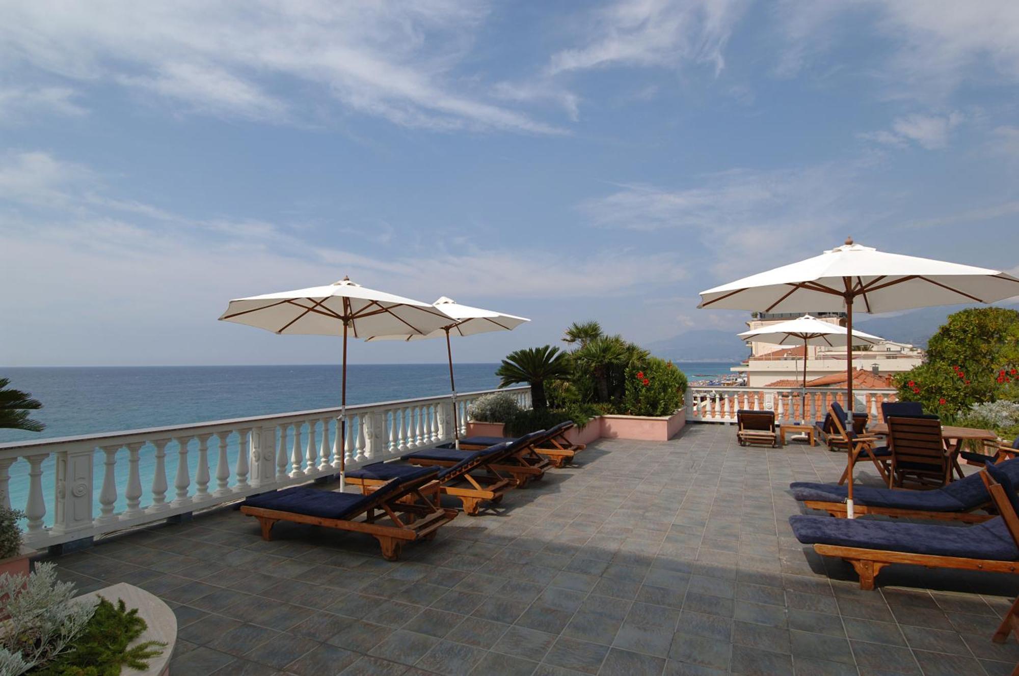 Hotel Piccolo Lido Bordighera Exterior foto