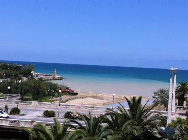 Hotel Piccolo Lido Bordighera Exterior foto